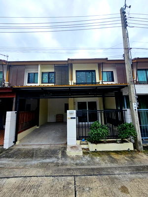 ทาวน์โฮม เขตสวนหลวง : ขายทาวเฮ้าส์ 2 ชั้น หมู่บ้านพฤกษาวิลล์ 57 ทำเลดี เดินทางสะดวก ใกล้ซีคอนสแควร์