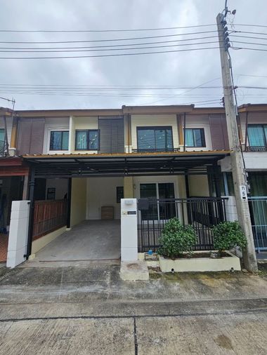 ขายทาวเฮ้าส์ 2 ชั้น หมู่บ้านพฤกษาวิลล์ 57 ทำเลดี เดินทางสะดวก ใกล้ซีคอนสแควร์