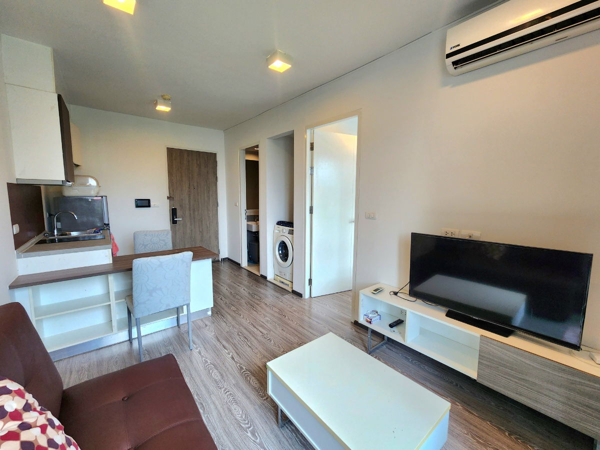 รูป รีโนเวทใหม่ ทาสีใหม่ **จอดรถได้ รถยนต์ 1 มอไซค์ 1 **ให้เช่า Zelle รัตนาธิเบศร์ ชั้น 4 ขนาด 32 ตรม. **มีเครื่องซักผ้า**โครการติดถนนใหญ่*SN507.1 - รูปที่ 2/52