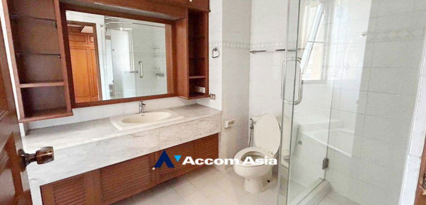 picture 🔼🔽 AccomA 📩 Classic wood-finished condo with large balcony in Sukhumvit (24440) - 12/15