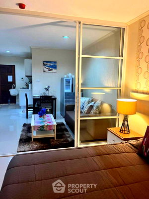 Condos for sale Stamford International University Hua Hin : 1-BR Condo at Baan Klang Hua Hin Condominium close to Hua Hin Night Market (ID 2088505)