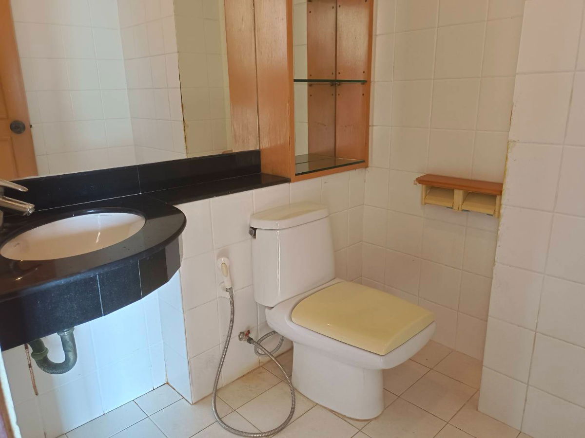 picture One-bedroom Condominium unit for Sale in NS Tower Bangna Condominium, near Central Bangna Department Store - 3/9