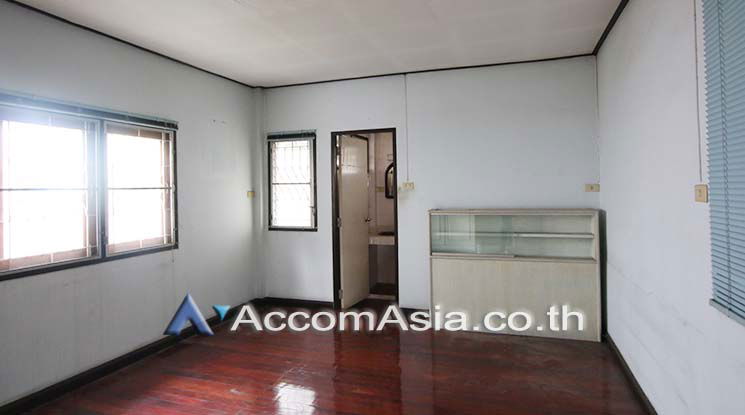 picture 🔼🔽 AccomA 📩 Home Office 4 BR House in Khlong Ton Nuea (AA19216) - 10/12