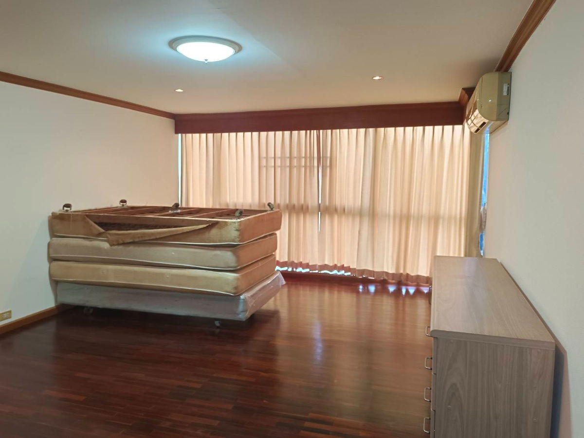 picture Three-bedroom Condominium unit for Rent in Thana city Condominium, Near Vero International School, 10 minute drive to Suvanaphum Airport - 7/15