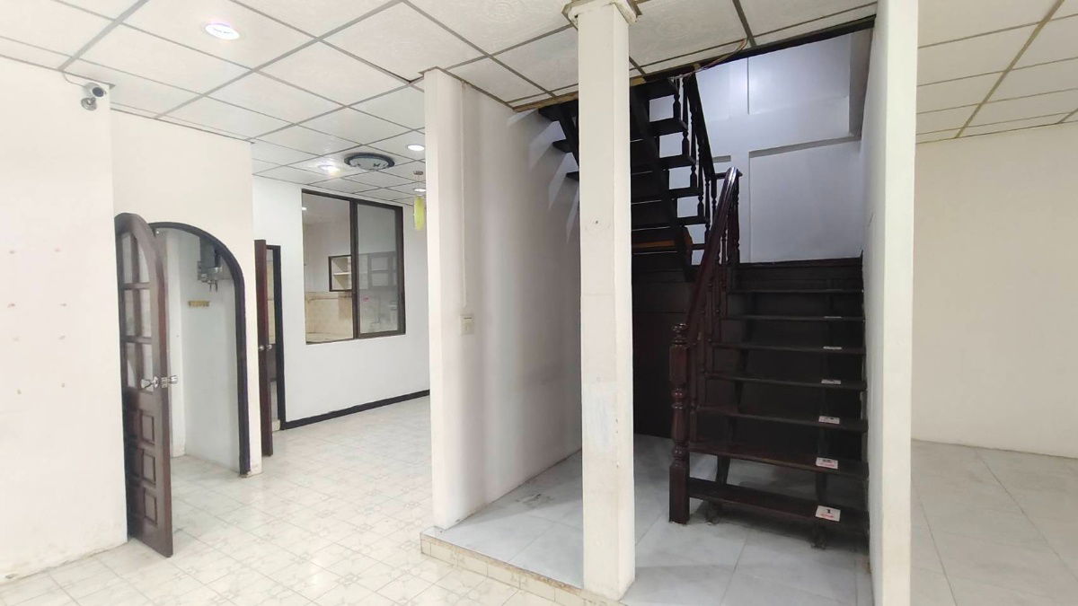 รูป ขายทาวน์เฮ้าส์ 31 ตร.วา หมู่บ้านชลาธร สาธุประดิษฐ์ 57 - รูปที่ 2/23