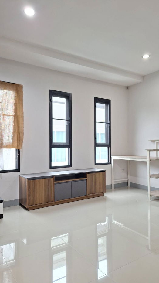 picture Commercial building for rent, 17,000 baht, near Varee School, near 89 Plaza, size 3 bedrooms, 4 bathrooms, 2 parking spaces - 36/48