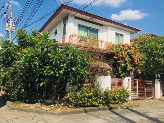 ขายบ้านเดี่ยวหลังมุมโครงการเอโทล มัลดีฟส์ ปาล์ม ทำเลดี เดินทางสะดวก บรรยากาศร่มรื่นพร้อมเข้าอยู่