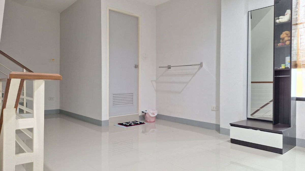 picture Commercial building for rent, 17,000 baht, near Varee School, near 89 Plaza, size 3 bedrooms, 4 bathrooms, 2 parking spaces - 35/48