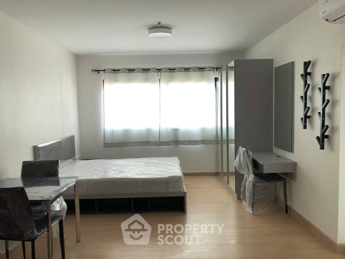 picture Studio Condo at Supalai Loft @ Khaerai Station in Bang Kraso (ID 2217995) - 1/5