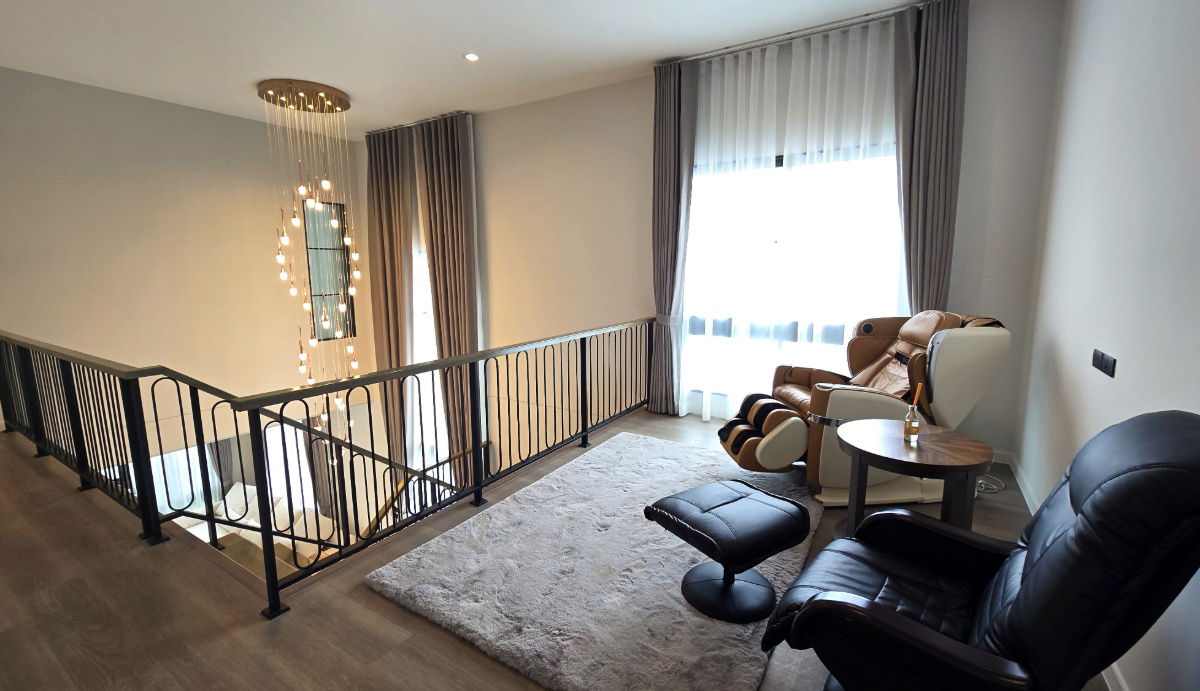 picture Luxury English-Style Home near Mega Bangna, Fully Furnished and Move-In Ready | Setthasiri Bangna KM.10 - 6/13