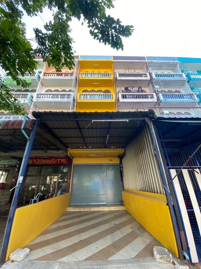 picture 4 and a half storey commercial building (with mezzanine) - 1/9
