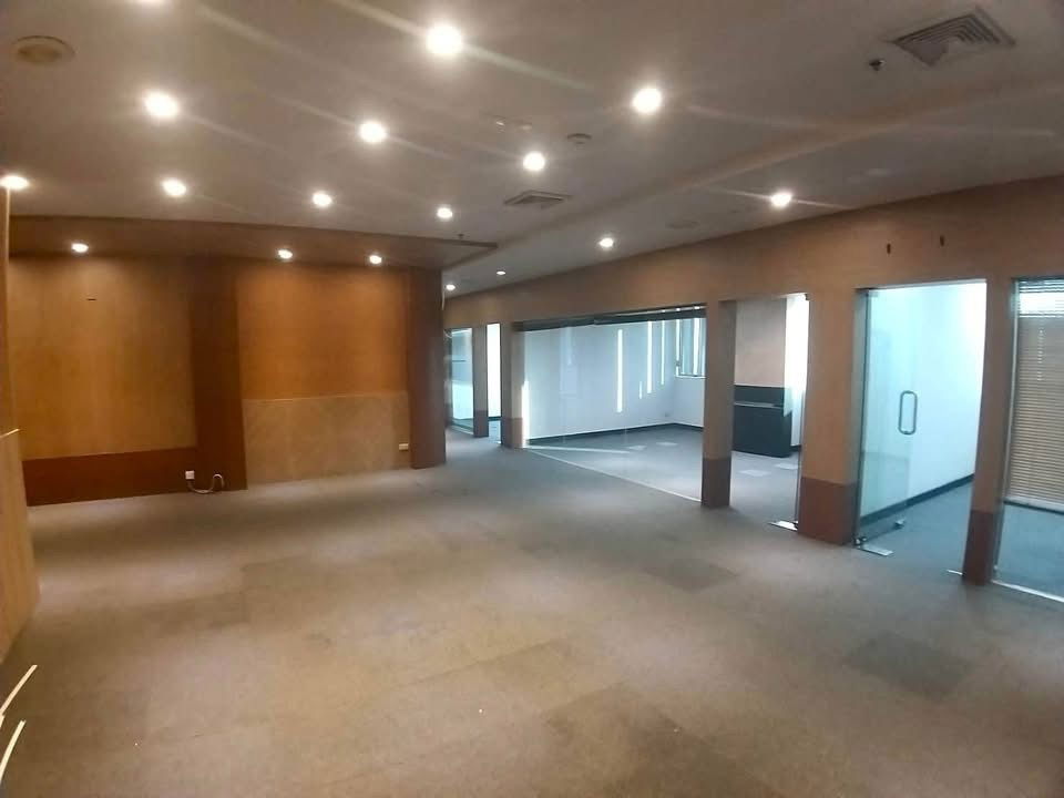 รูป ให้เช่า สำนักงาน Central city tower ขนาด 250 ตารางเมตร อยู่ภายในห้างเซนทรัล บางนา  ราคาเช่า 290 บาท/ตรม.  รวม  72,500 บาทต่อเดือน - รูปที่ 5/12