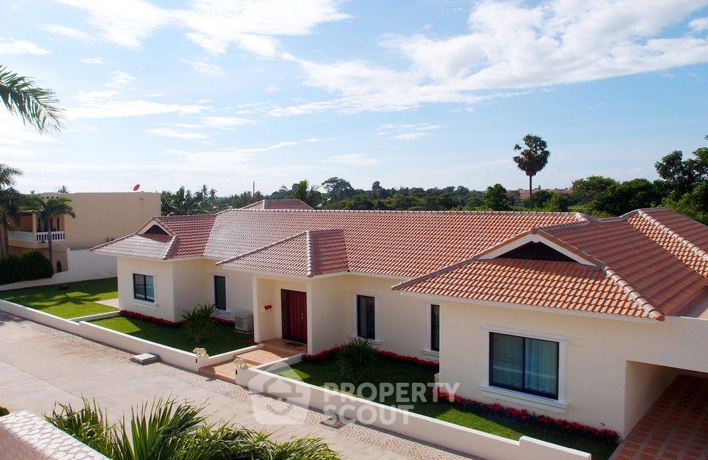 picture 4-BR House at The Village Of Santa Maria close to Map Prachan Lake (ID 2220281) - 1/23