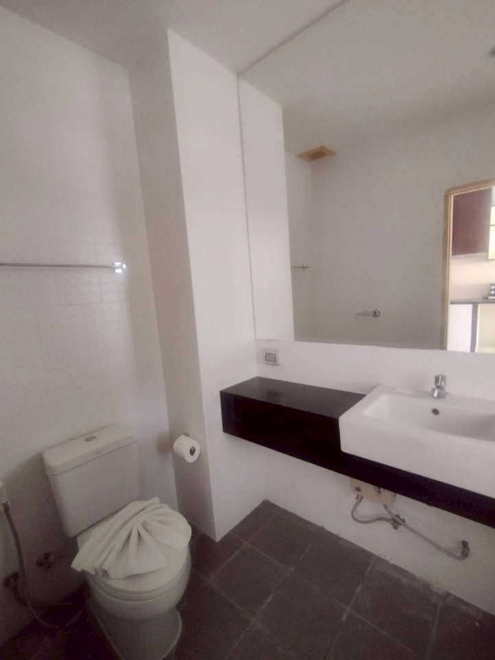 Chic Condominium For Sell WR-03544 - image 6