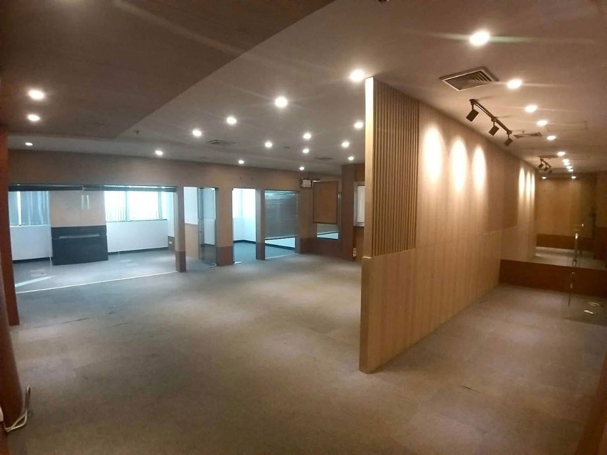 รูป ให้เช่า สำนักงาน Central city tower ขนาด 250 ตารางเมตร อยู่ภายในห้างเซนทรัล บางนา  ราคาเช่า 290 บาท/ตรม.  รวม  72,500 บาทต่อเดือน - รูปที่ 3/12