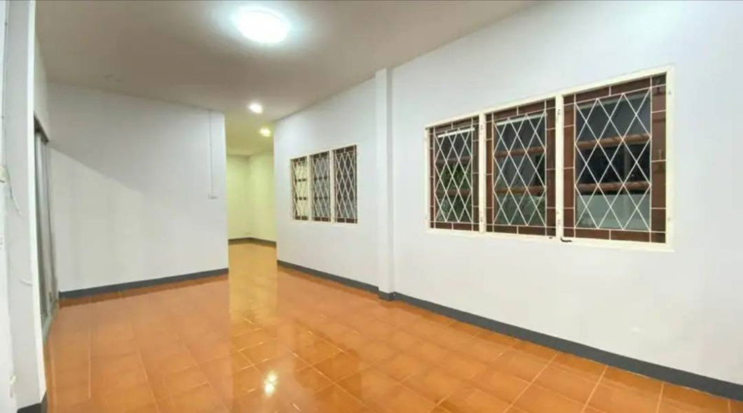รูป Ph0445 ขายบ้านเดียวชั้นเดียว ทำเลดี (น้ำไม่ท่วม) 2 นอน 1 น้ำ 39 ตรว. ราคาเพียง 1.85 ลบ. - รูปที่ 3/9
