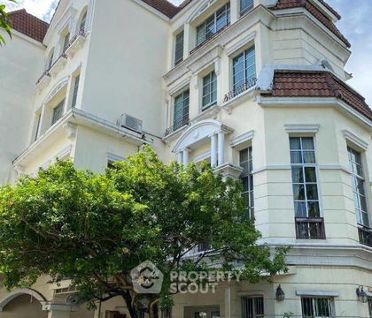 4-BR Townhouse in Bang Khlo (ID 1657909)