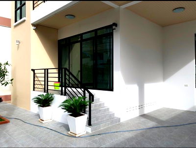 Houses for sale Bangkok : Three-story, 3-bedroom detached house for sale in Soi Sukhumvit 64/1, near near BTS Punnawithi Station