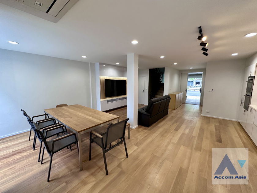 รูป 🔼🔽 AccomA 📩 Garden View 5 BR Townhouse @ (AA44279) - รูปที่ 4/20