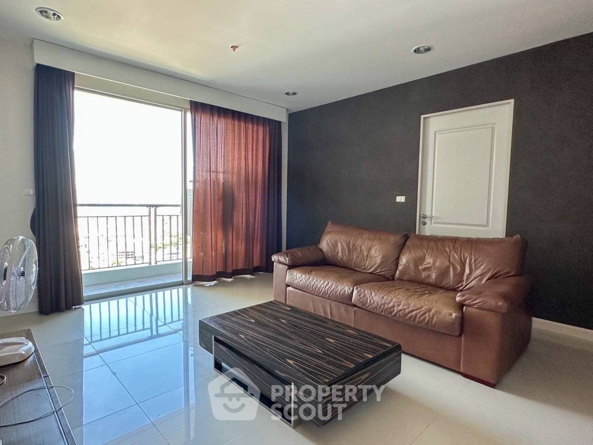 picture 2-BR Condo at Q House Sathorn near BTS Krung Thon Buri (ID 1916396) - 1/11
