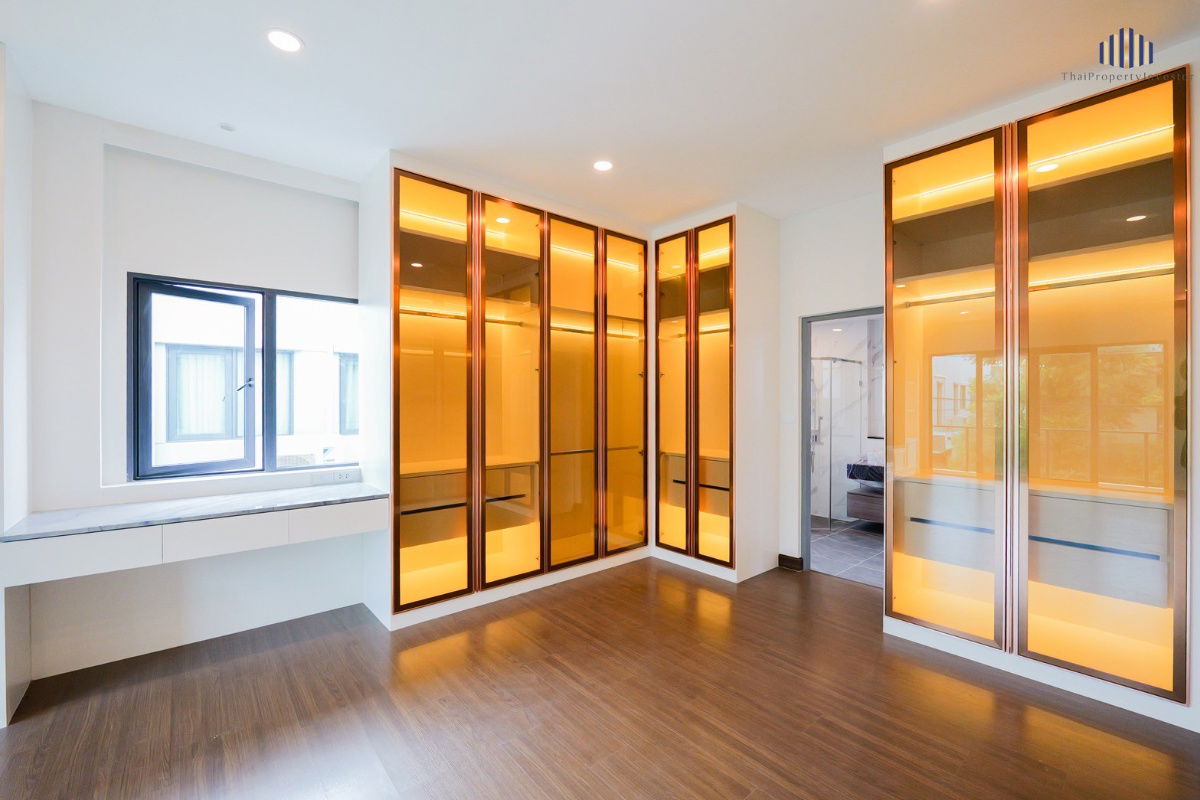 picture Luxury Detached House for Sale in The City Sukhumvit–Onnut (Urbanite Model) Brand new! Never occupied. Land size: 72.1 sq.wah  - 14/17