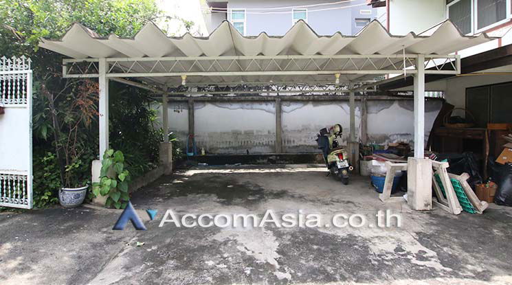 picture 🔼🔽 AccomA 📩 Home Office 4 BR House in Khlong Ton Nuea (AA19216) - 2/12