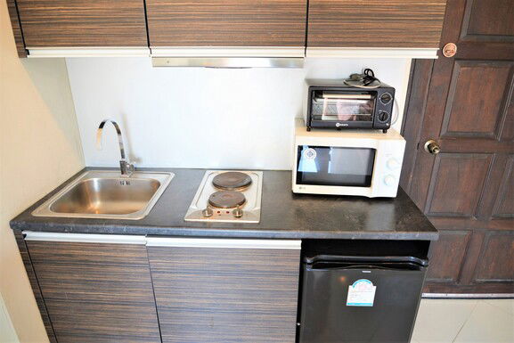picture Studio Condominium @ Park Lane - 2/20