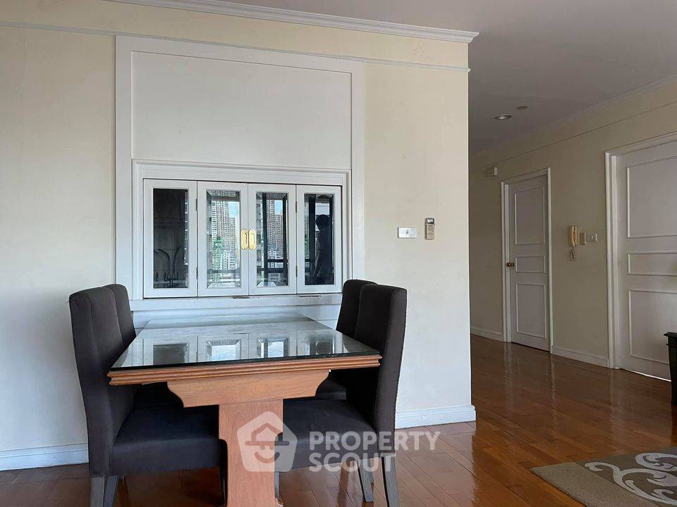 picture 2-BR Condo at Sathorn Gardens near MRT Si Lom (ID 482757) - 12/26