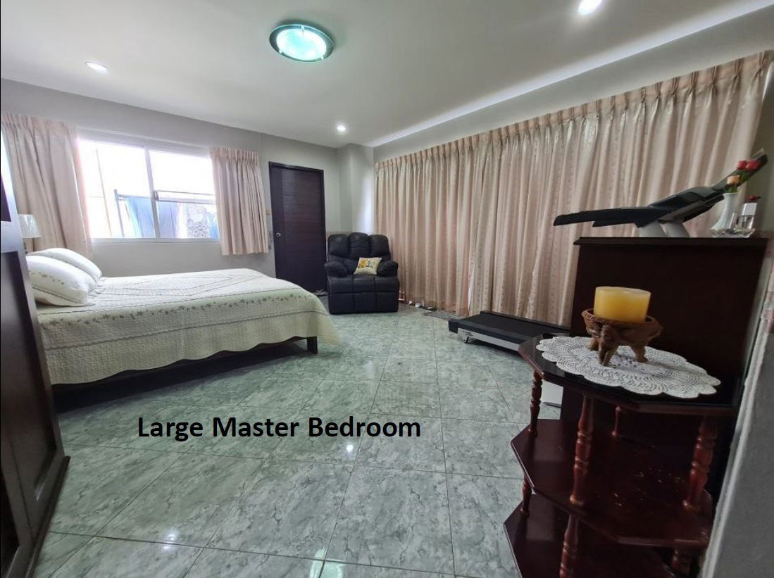 picture Corner 4-bedroom unit for sale in The Trio Garden Condominium - 28/44