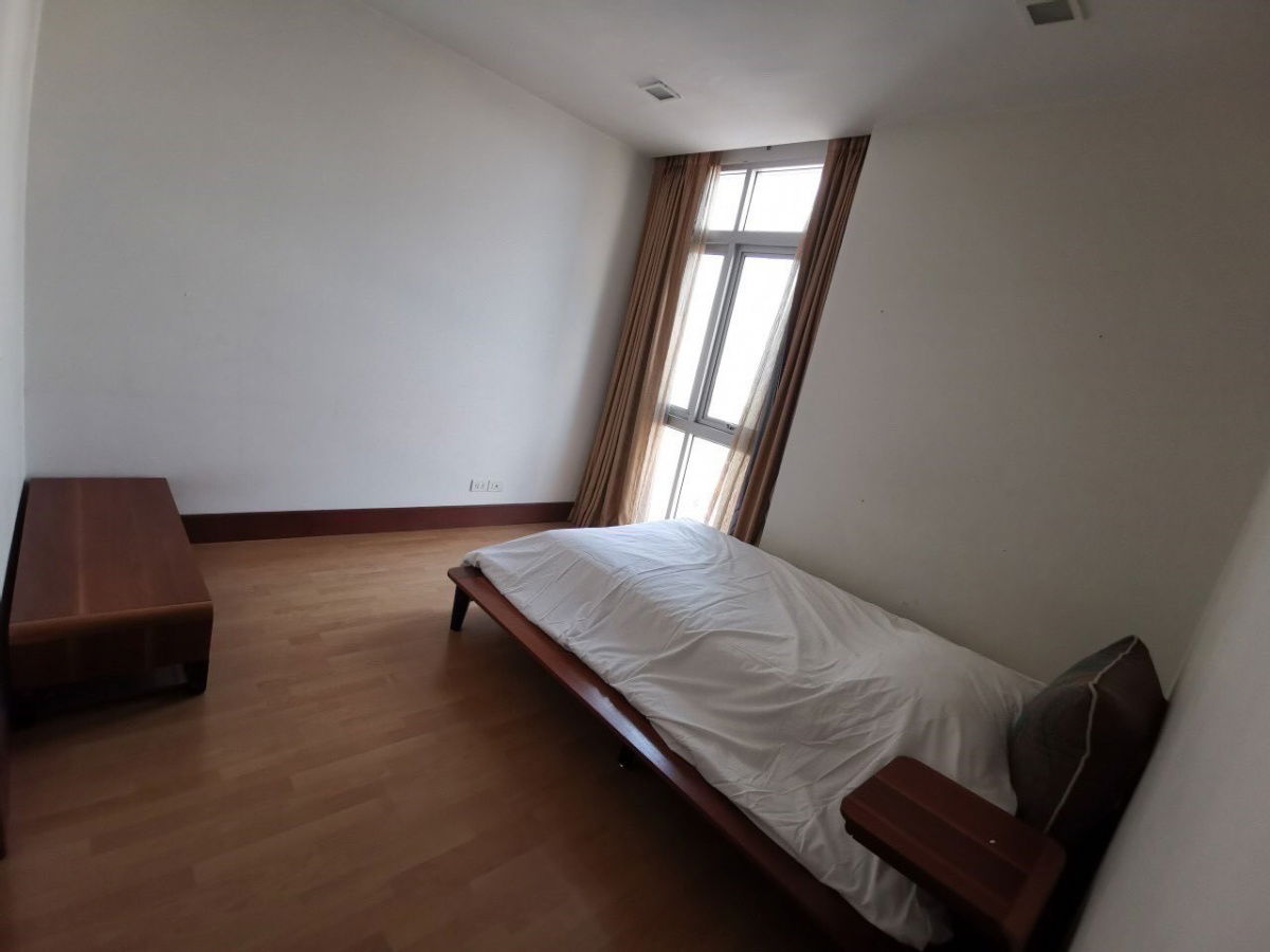picture Special Price! 3 Beds  2 Baths Prime Location: In the heart of Ekkamai - 11/11
