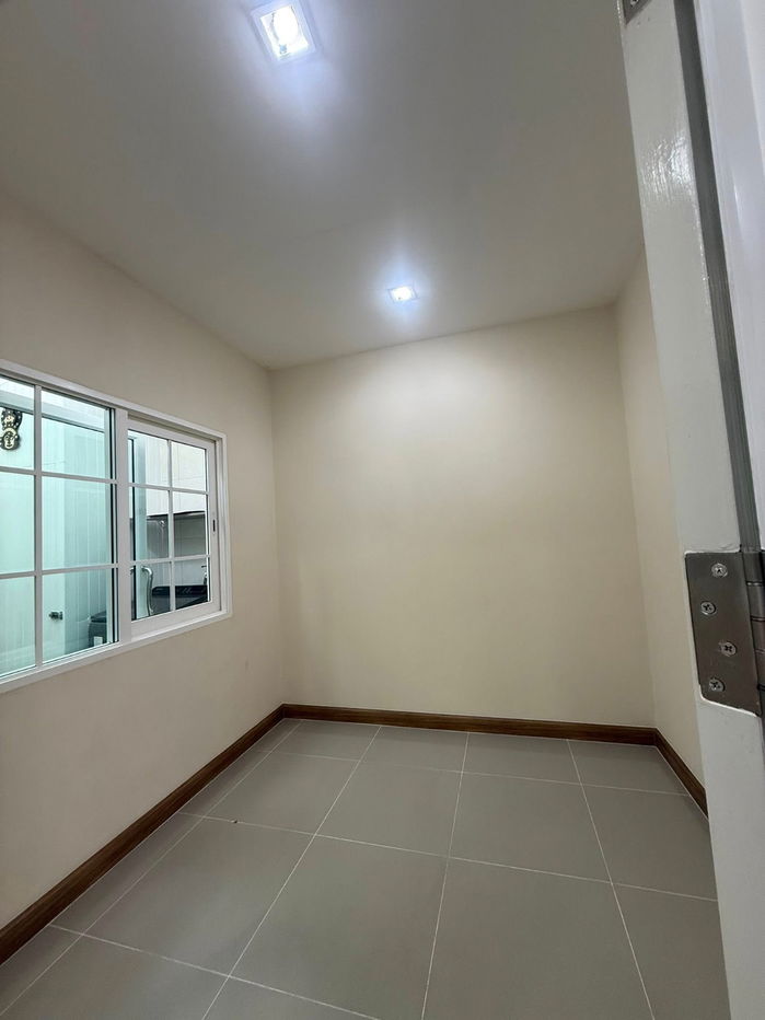 picture For Rent at Golden Town Sukhumvit-Bearing  - 4/10