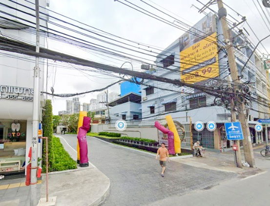 picture MRT Queen Sirikit National Convention Center 600 m. MRT Khlong Toei 500 m. Commercial building for r - 4/8