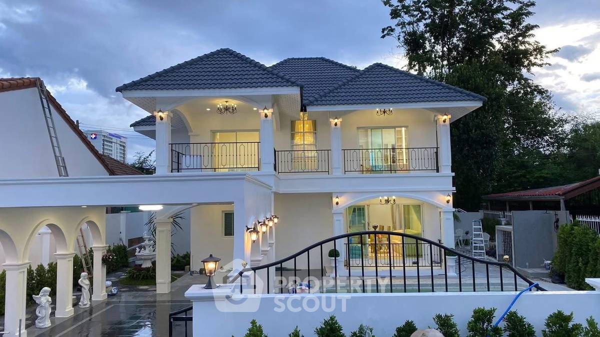 รูป บ้าน 5-ห้องนอน ใกล้ เมืองพัทยา (ID 2219438) - รูปที่ 1/12