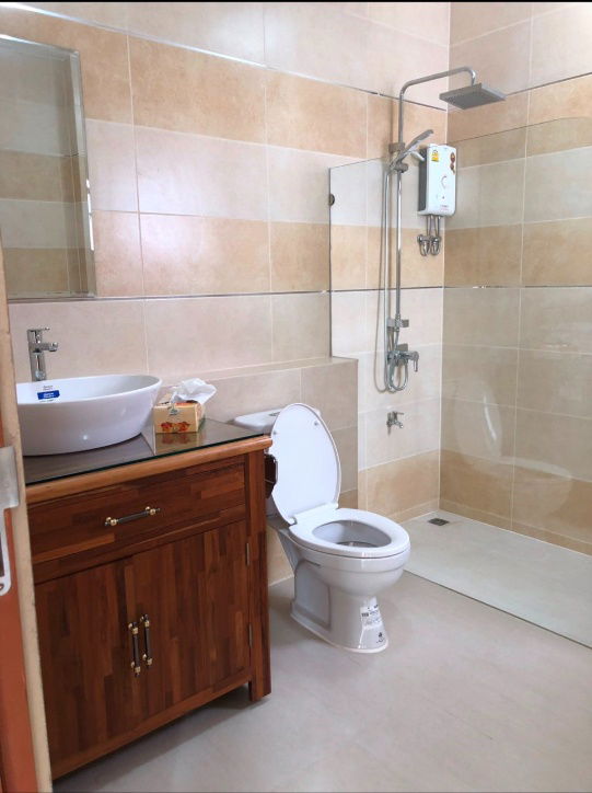 picture Three-story, 3-bedroom detached house for sale in Soi Sukhumvit 64/1, near near BTS Punnawithi Station - 9/17