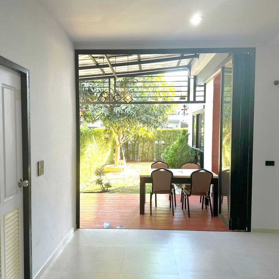 picture House for sale , near samyag market, central festival chiangmai. near 2nd ring road 700 m. - 6/16