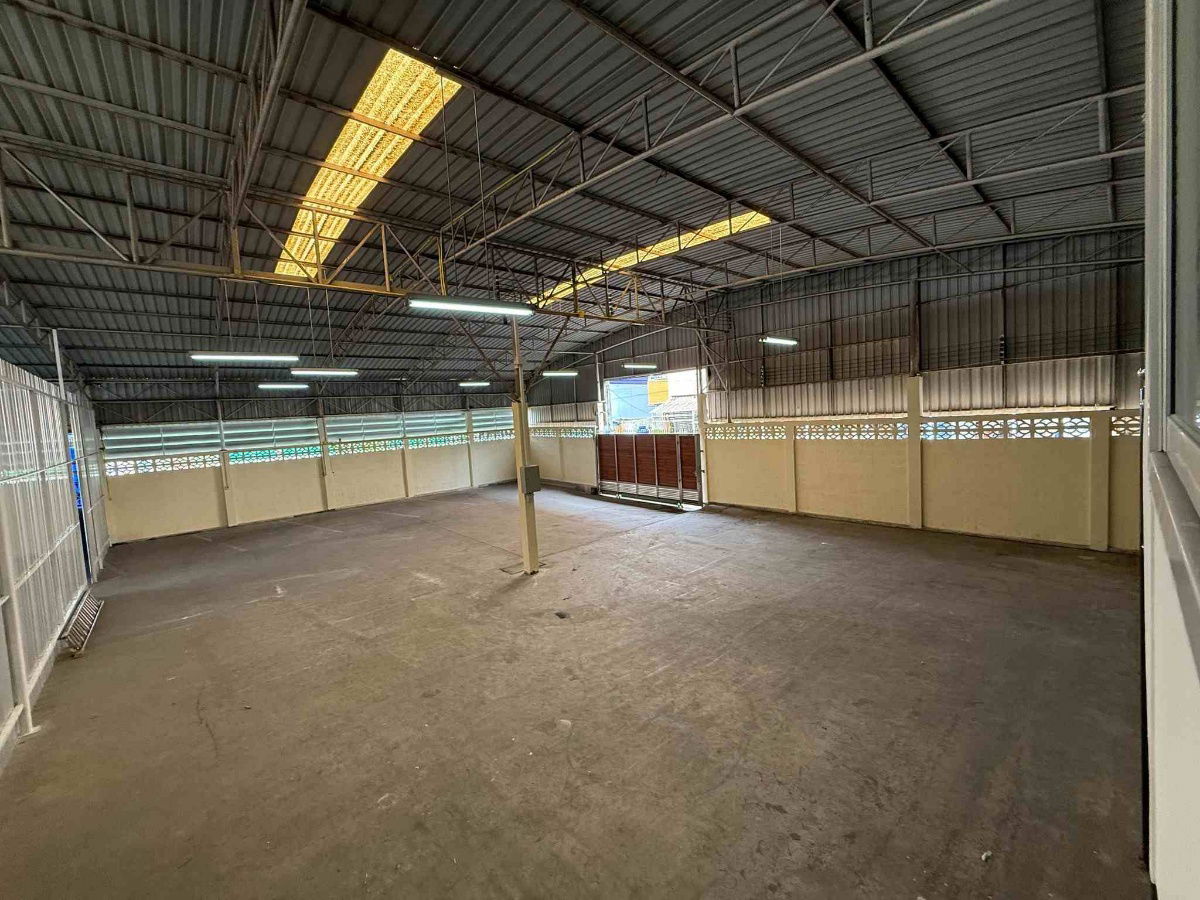 picture Warehouse for rent with office, Chalongkrung Road, Lat Krabang District B996 - 2/6