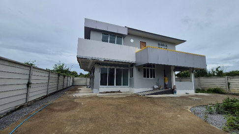 บ้านเดี่ยว2 ชั้น สไตล์ คอนเทมโพรารี่ เน้นพื้นที่ใช้สอย แถมฟรี บ้านอีก1หลัง