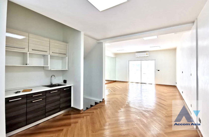 picture 🔼🔽 AccomA 📩  5 BR Townhouse @Park Avenue (AA18595) - 3/10