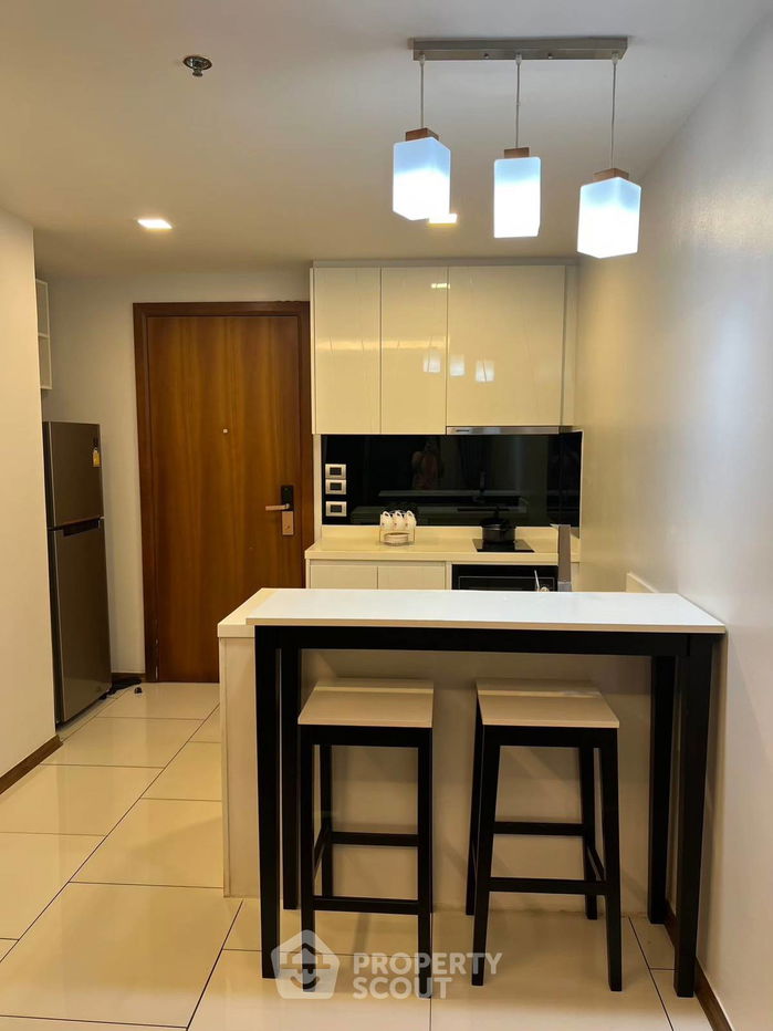 picture 1-BR Condo at The Peak Towers close to Phratamnak (ID 2218153) - 5/12