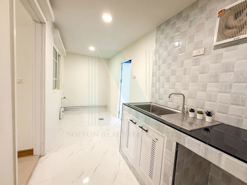 Townhouses for sale : 🎉 For Sell Town house GOLDEN CITY PINKLAO-CHARANSANITWONG 3-story 5 bedroom 4 bathroom