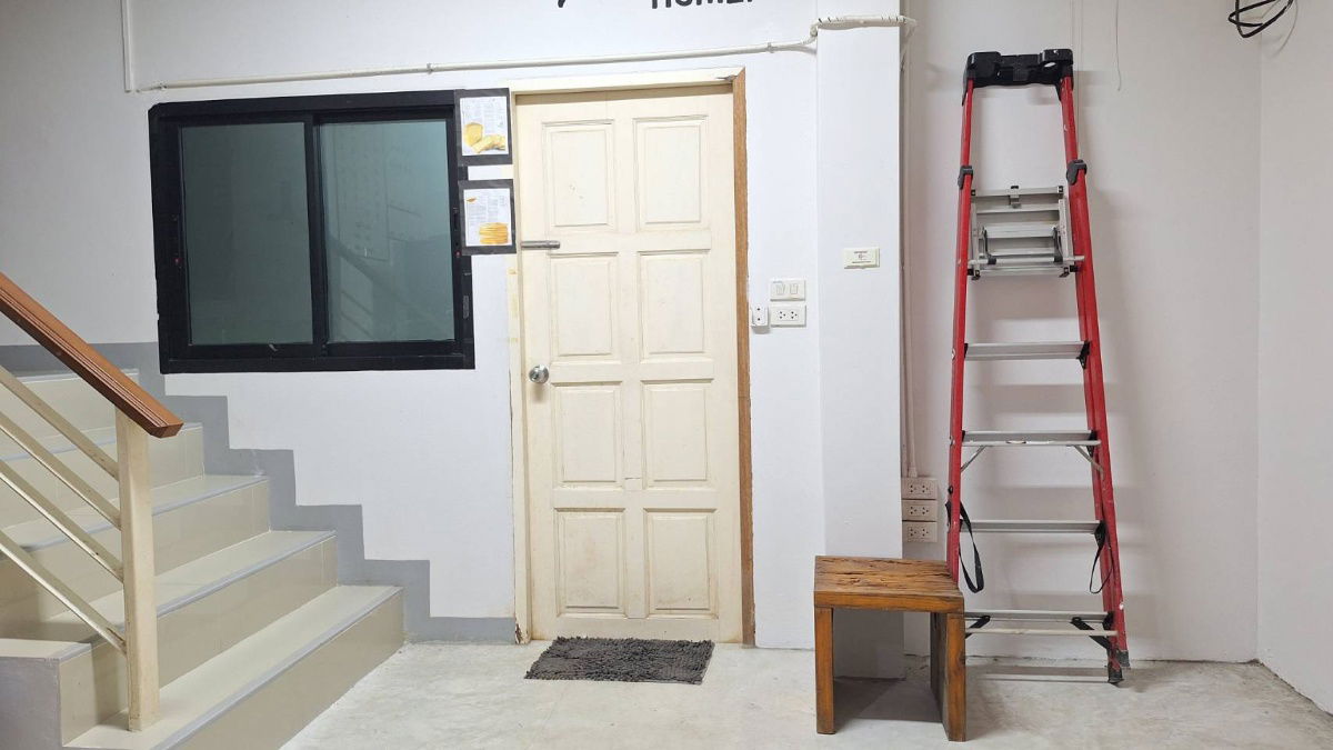 picture Commercial building for rent, 17,000 baht, near Varee School, near 89 Plaza, size 3 bedrooms, 4 bathrooms, 2 parking spaces - 48/48