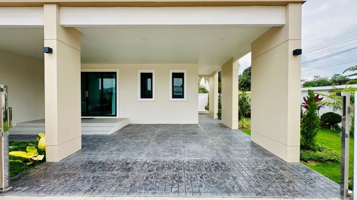 picture New Homes Near International Schools! 10 Mins to Regent & Rugby. From 3.89M THB. - 3/29