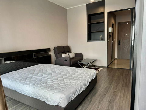 For rent Ideo Sukhumvit Rama 4, studio room, fully furnish, nearby BTS Phra Khanong. Ready to move in