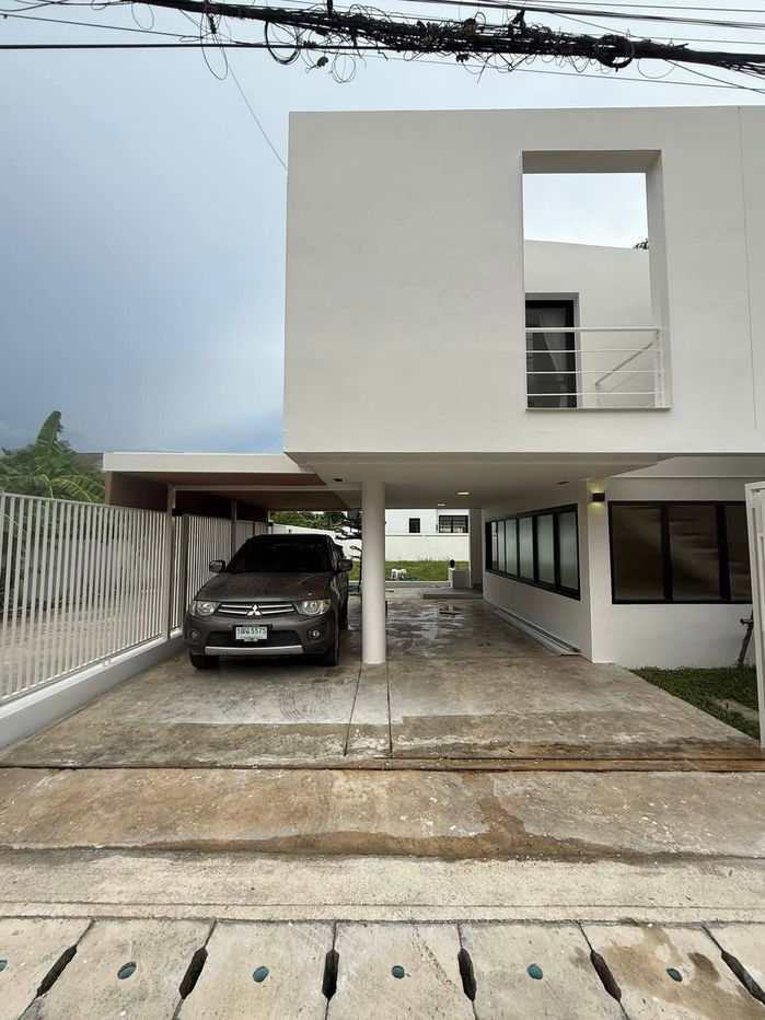 รูป ให้เช่า บ้านมือสอง สไตล์ minimal ชั้นครึ่ง มีดาดฟ้า พิกัดบ่อสร้าง ซอย14 สันกำแพง เชียงใหม่ T.094-6511456 - รูปที่ 4/23