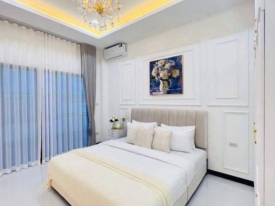 picture 2-storey detached house for sale near Sukhumvit Road, Pattaya, opposite the Pattaya Prosecutor's Court. - 5/13