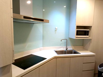 Condos for rent Raffles International College : Three-bedroom Condominium unit for rent in NS Tower Bangna Condominium 2 minute walk from Central Bangna Department Store