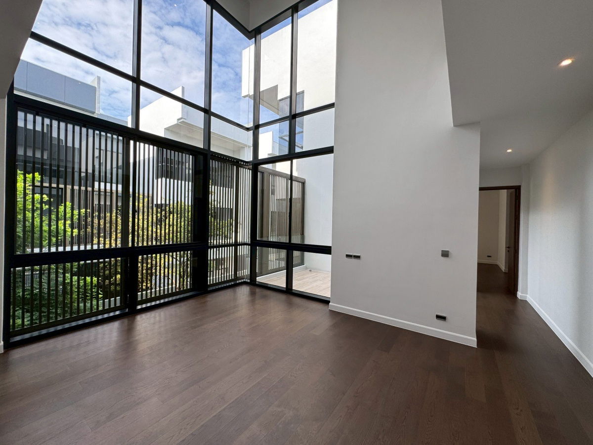 รูป HOT DEAL! บูก้าน กรุงเทพกรีฑา บ้านเดี่ยว 3 ชั้นพร้อมลิฟท์ ขนาด 540 SQM. - รูปที่ 6/13