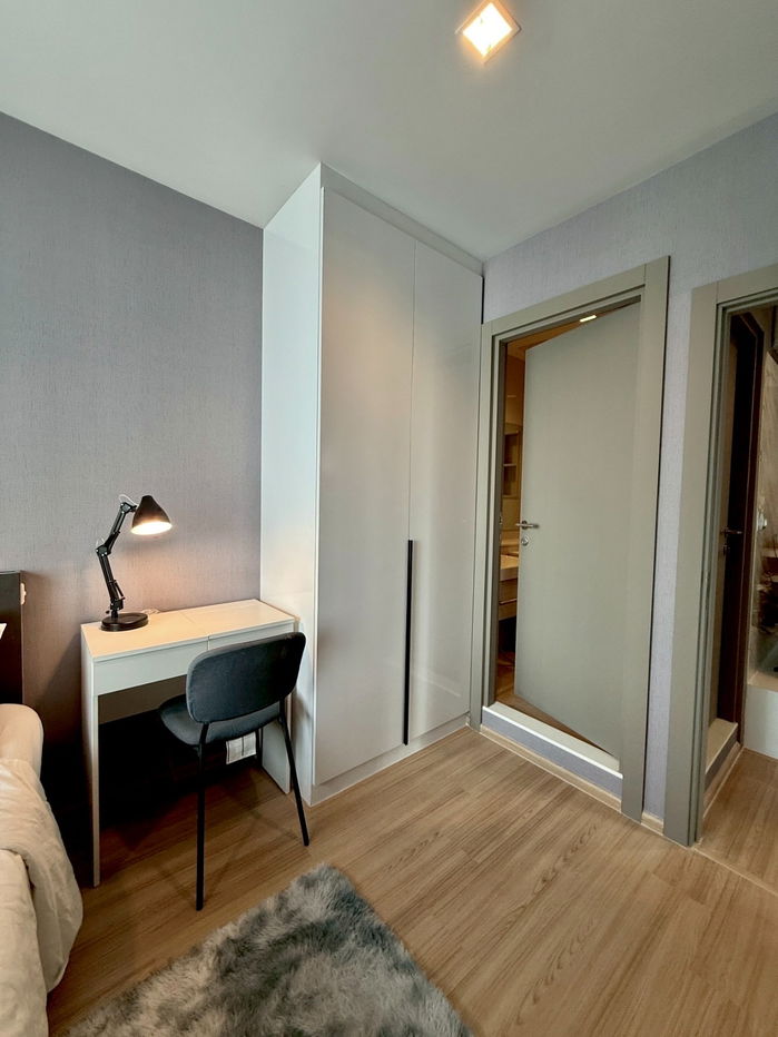 picture Life Asoke Rama9 2 Bed 1 bath for rent with full decoration - 10/13