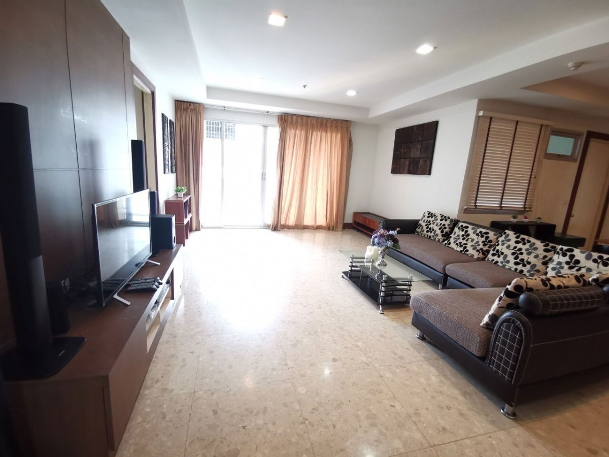 picture Special Price! 3 Beds  2 Baths Prime Location: In the heart of Ekkamai - 4/11