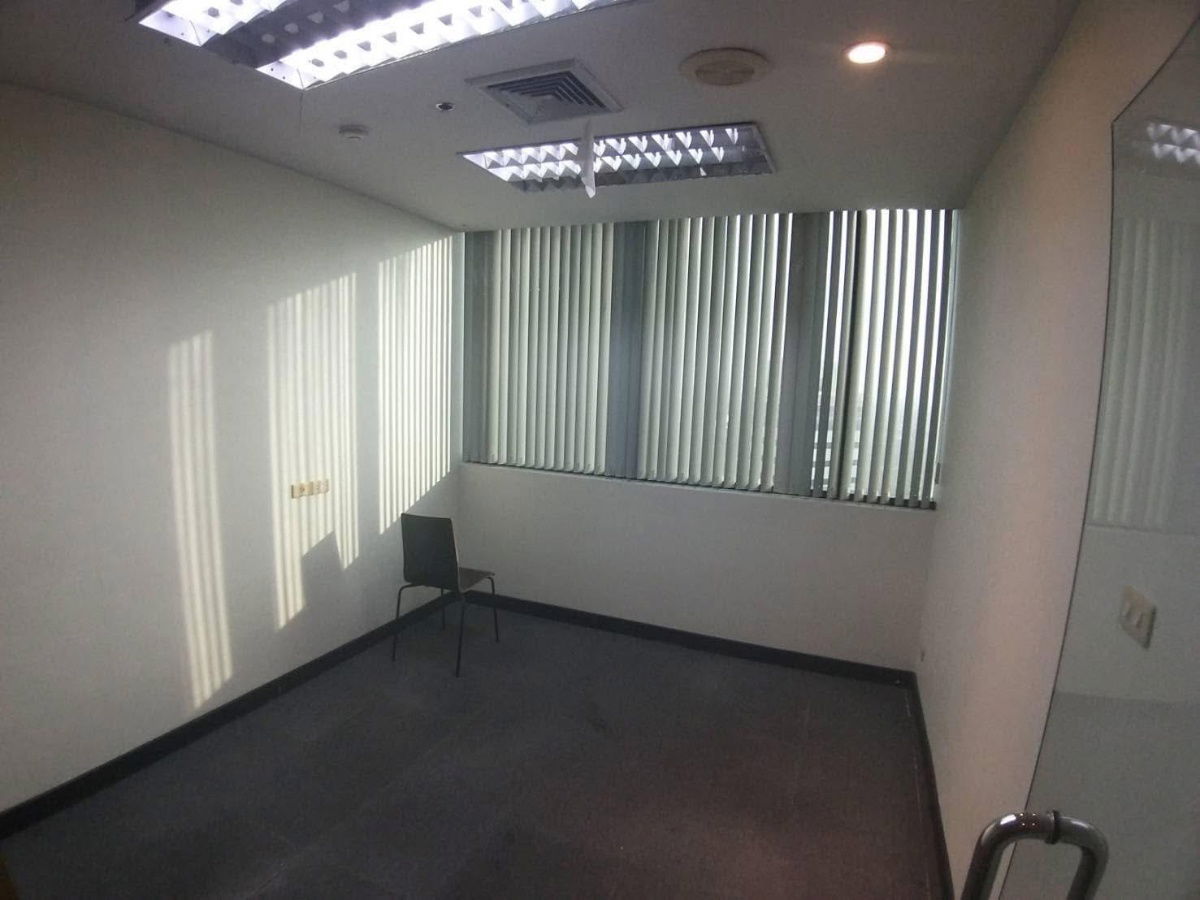 รูป ให้เช่า สำนักงาน Central city tower ขนาด 250 ตารางเมตร อยู่ภายในห้างเซนทรัล บางนา  ราคาเช่า 290 บาท/ตรม.  รวม  72,500 บาทต่อเดือน - รูปที่ 8/12